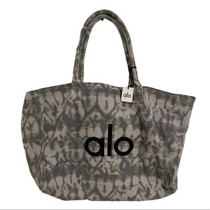 Alo Yoga Shopper Tote